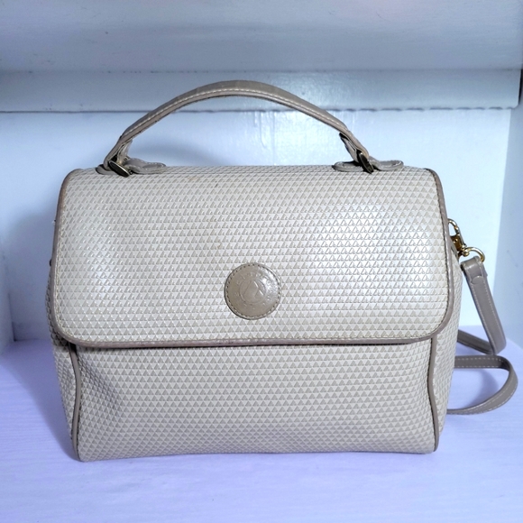 Liz Claiborne Handbags - Vintage 80’s Leather Liz Claiborne Bag